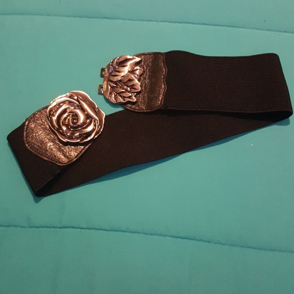 Rose emblem belt